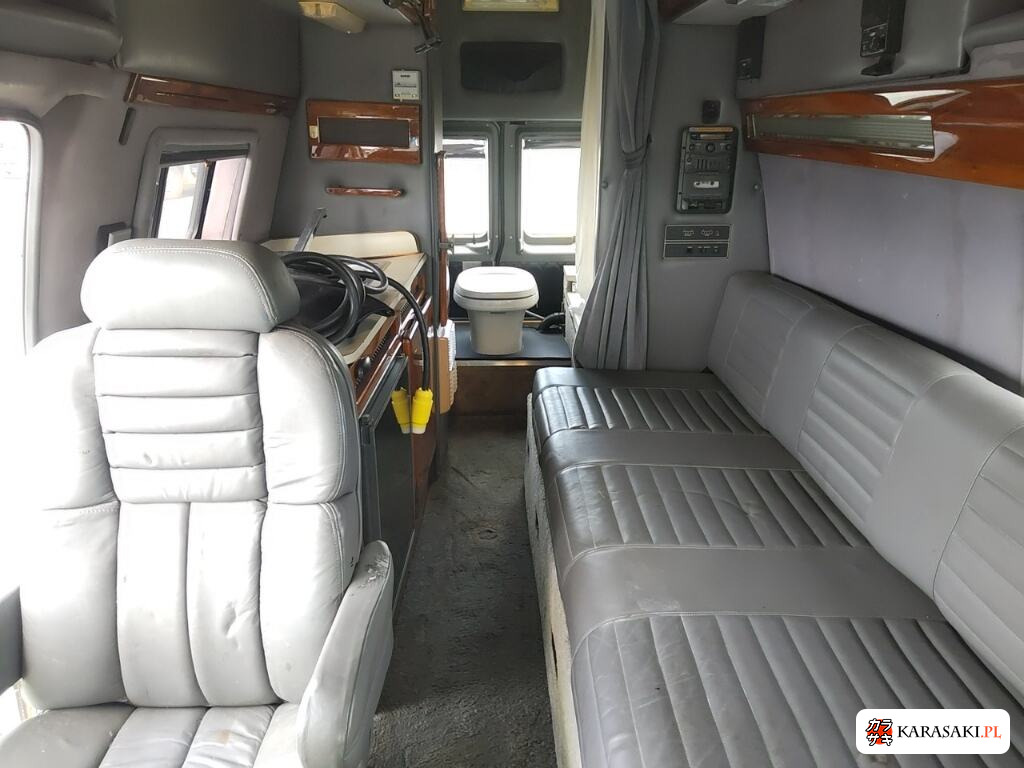 Ford E-350 1995 z aukcji japońskiej