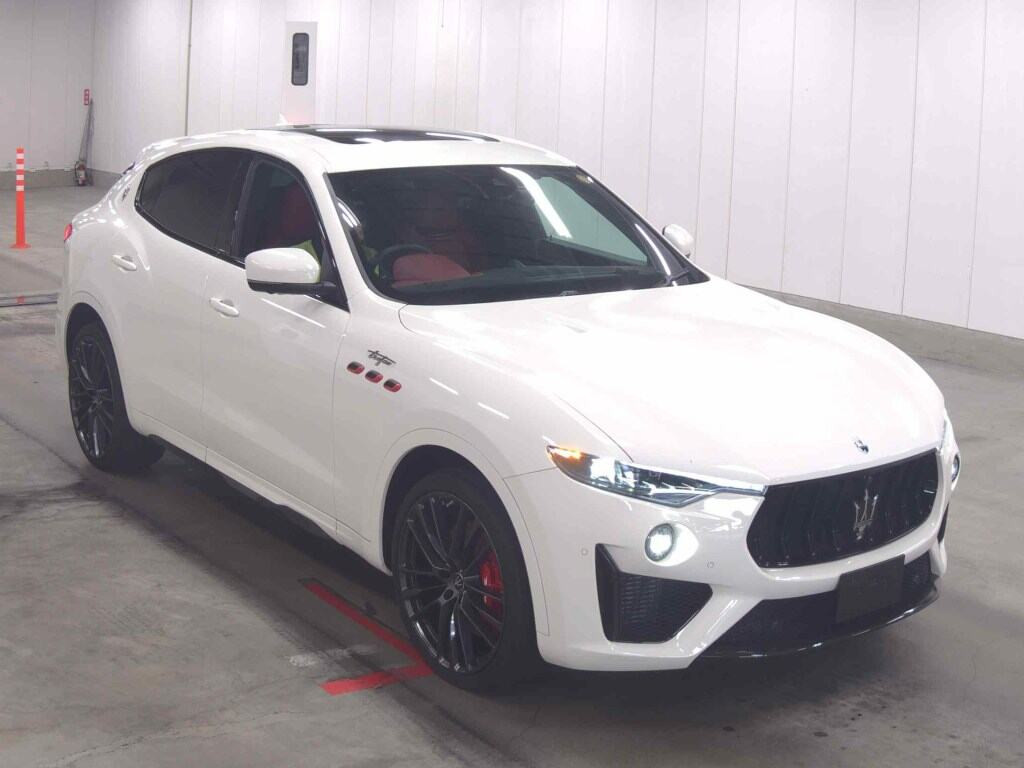Maserati Levante 2023 z aukcji japońskiej