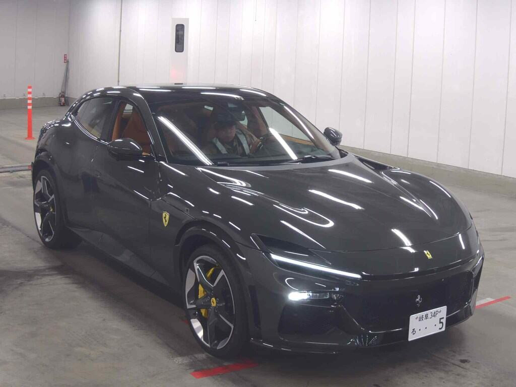 Ferrari Purosangue 2025 z aukcji japońskiej