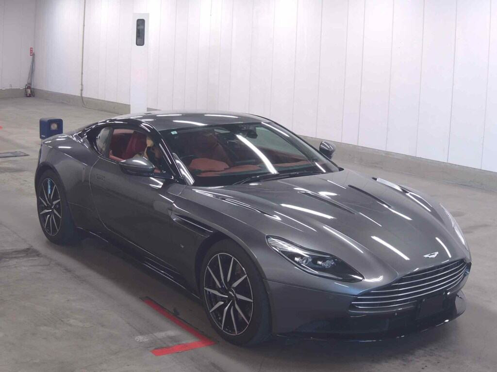 Aston Martin DB11 2017 з японського аукціону
