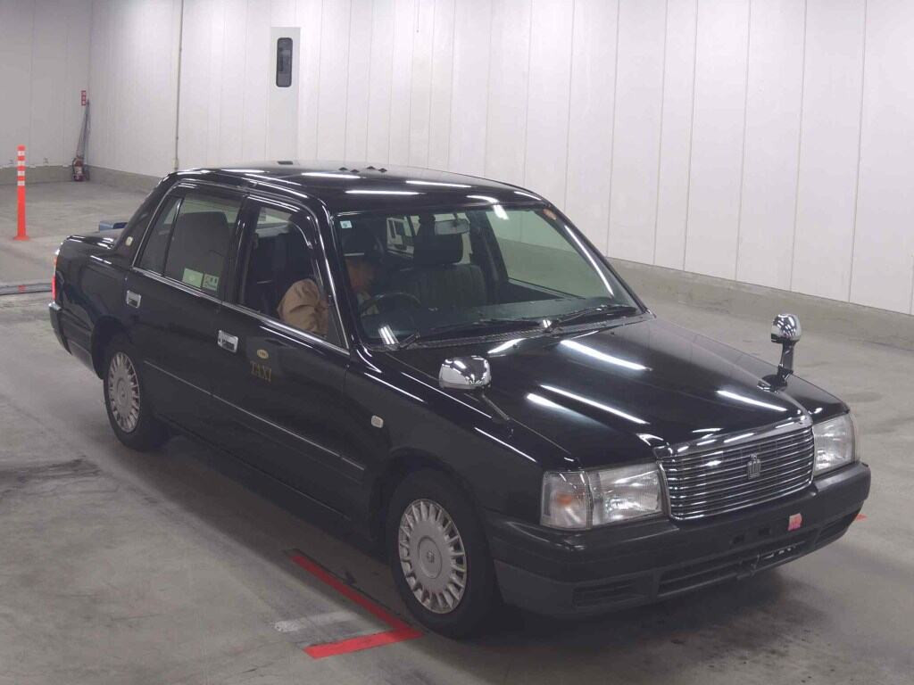 Toyota Crown Comfort 2012 z aukcji japońskiej