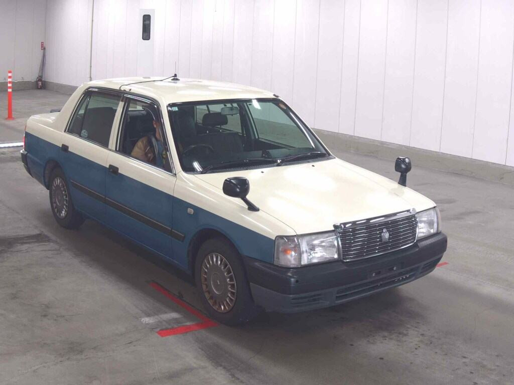 Toyota Crown Comfort 2008 z aukcji japońskiej