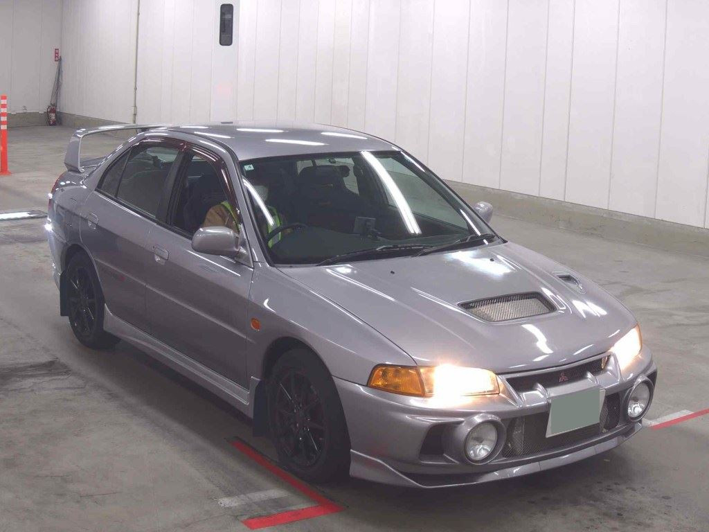 Mitsubishi Lancer 1996 z aukcji japońskiej