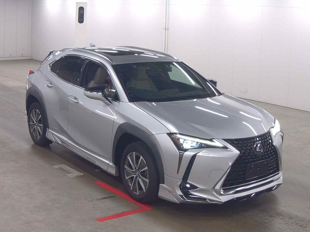 Lexus UX300E 2021 з японського аукціону