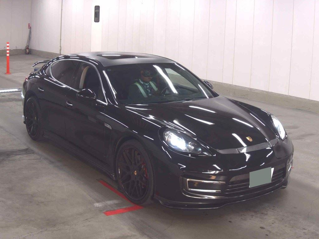Porsche Panamera 2012 z aukcji japońskiej