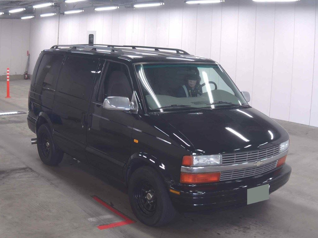 Chevrolet Astro 2005 z aukcji japońskiej