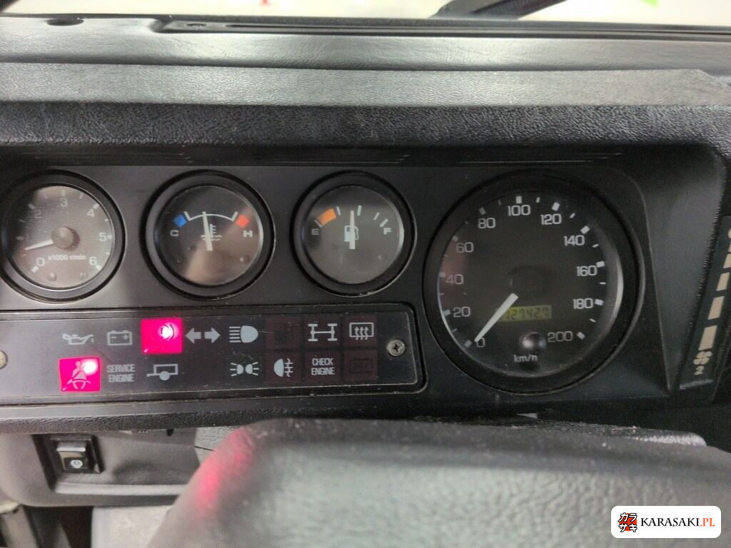 1997 Land Rover Defender 3D 4WD 90 6