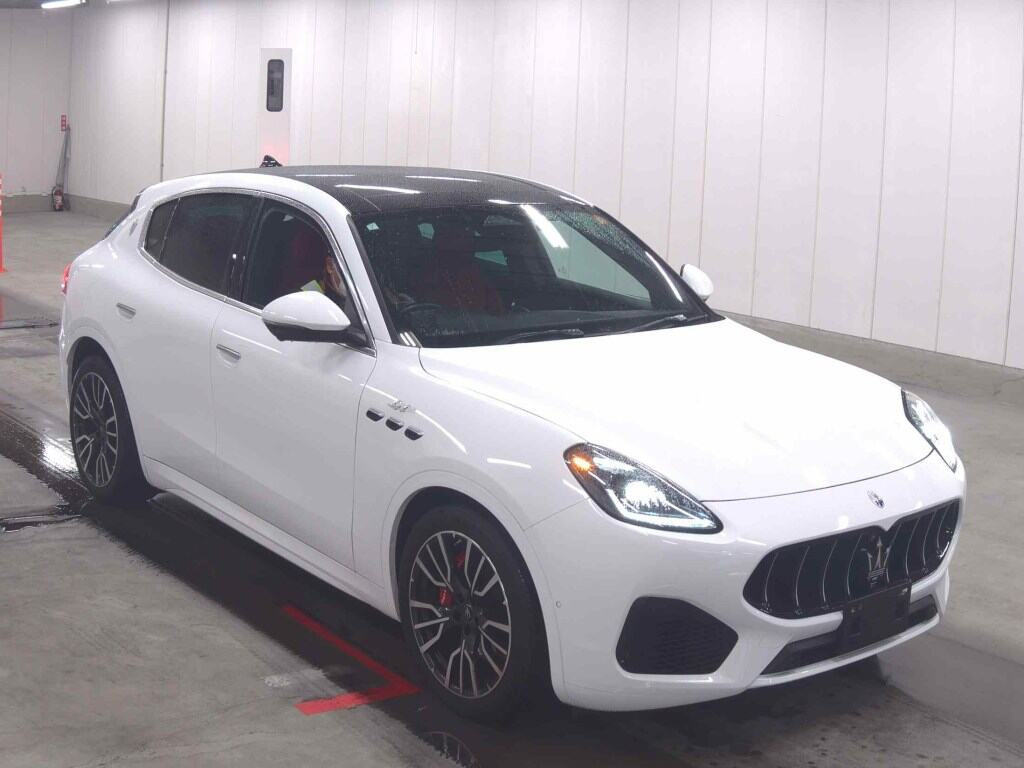 Maserati Grecale 2023 з японського аукціону