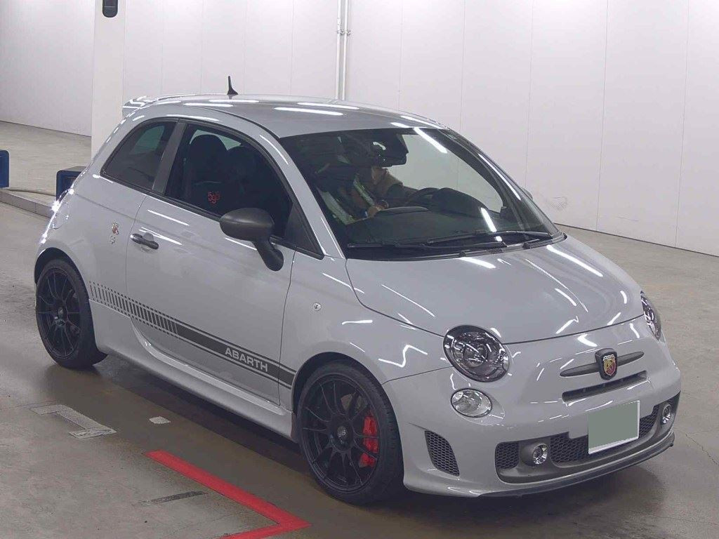 Abarth 595 2016 z aukcji japońskiej
