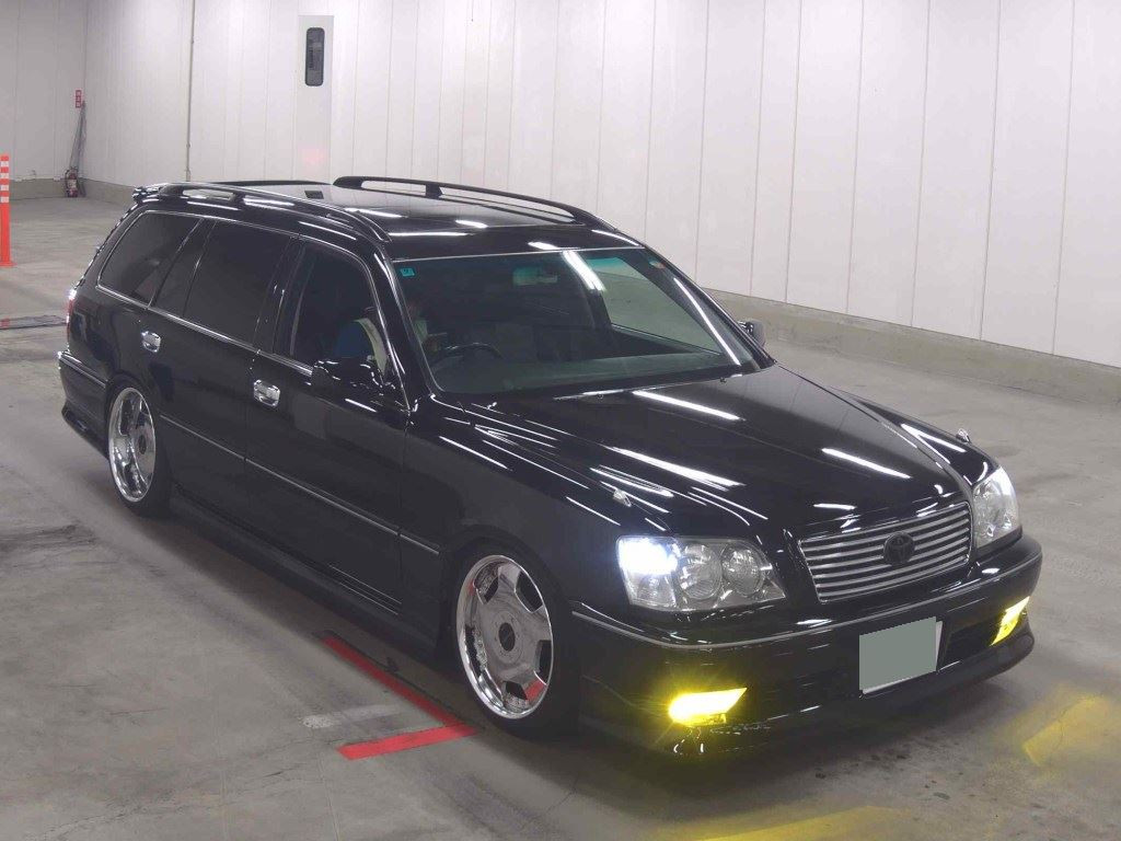 Toyota Crown Estate 2003 z aukcji japońskiej