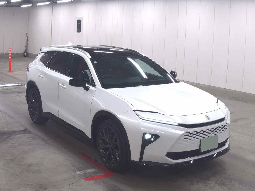 Toyota Crown Estate 2025 z aukcji japońskiej