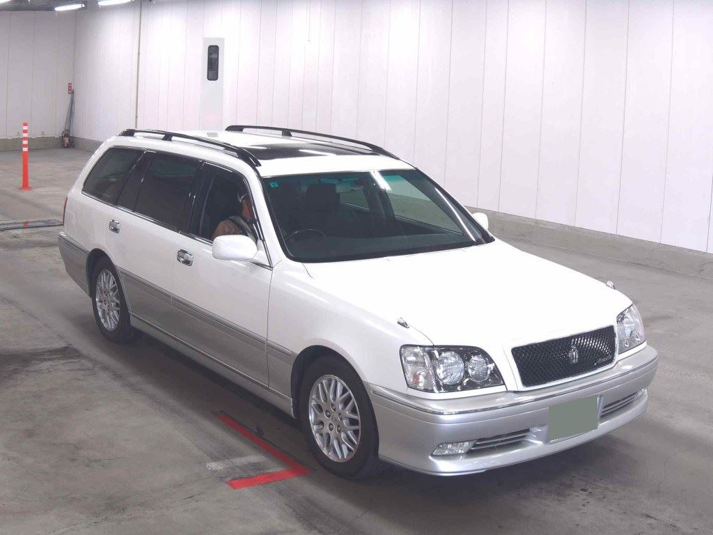 Toyota Crown Estate 2001 z aukcji japońskiej