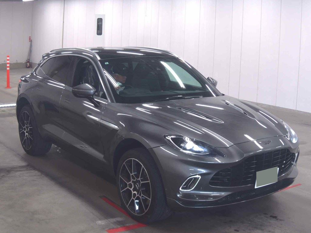 Aston Martin DBX 2022 z aukcji japońskiej