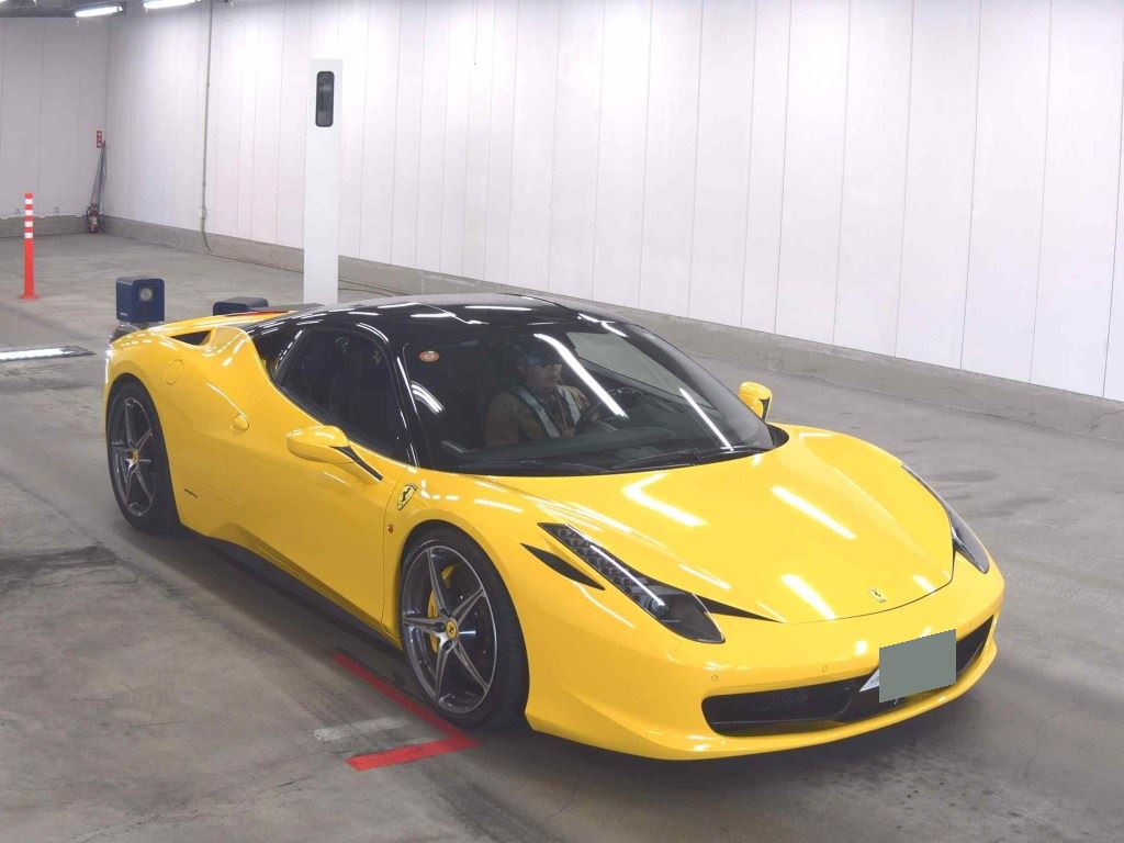 Ferrari 458 Italia 2018 z aukcji japońskiej