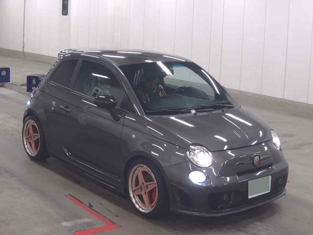 Abarth 595 2015 z aukcji japońskiej