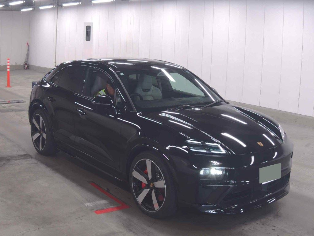 Porsche Macan 2026 з японського аукціону