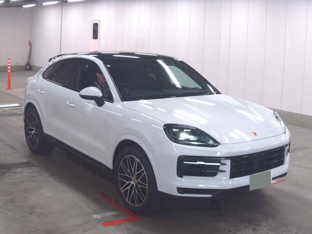 Porsche Cayenne Coupe 2023 з японського аукціону