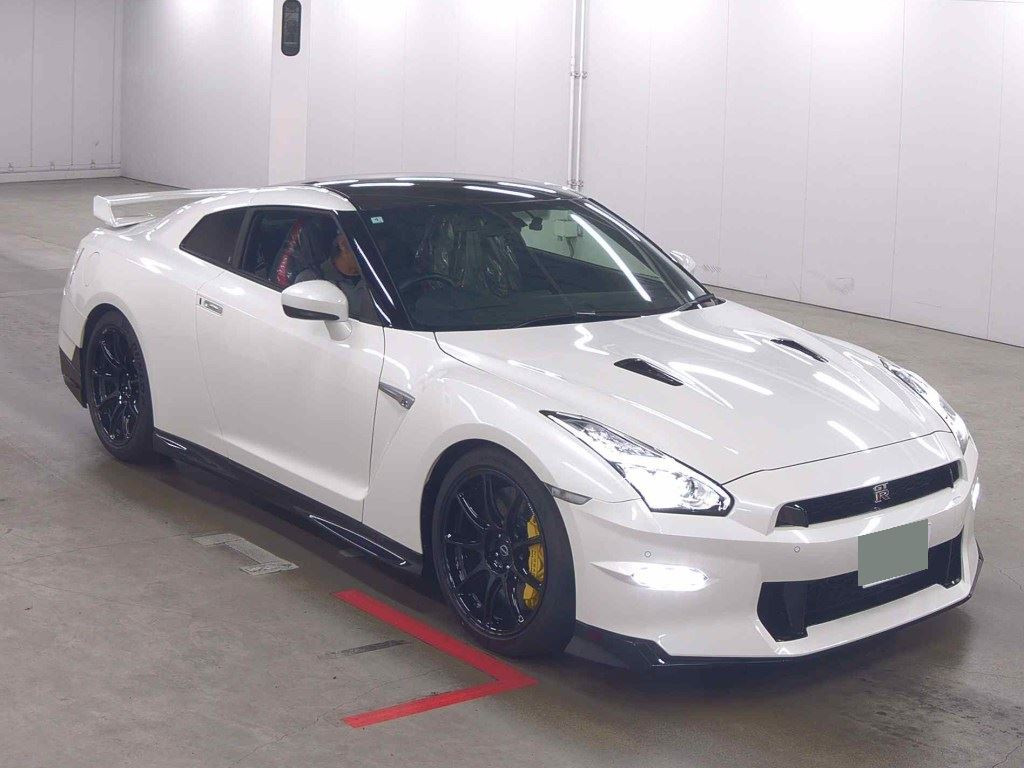 Nissan GT-R 2024 z aukcji japońskiej