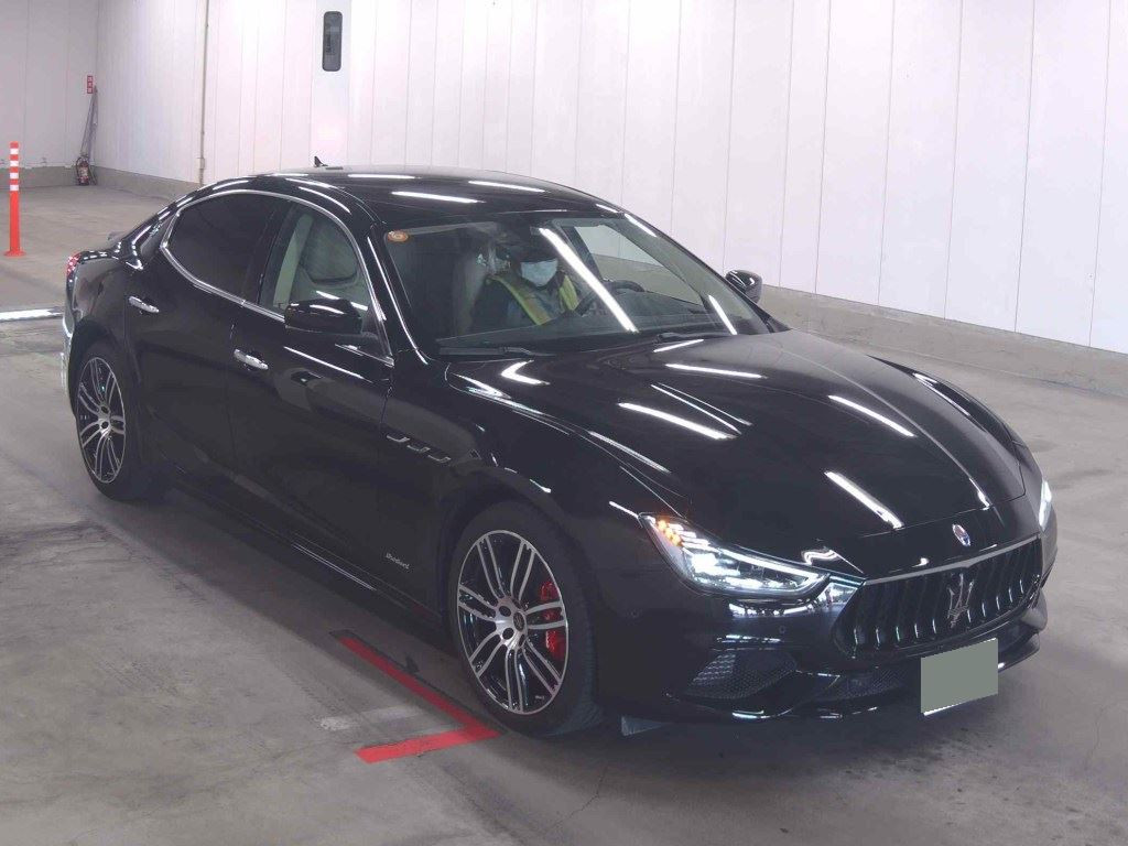 Maserati Ghibli 2021 з японського аукціону