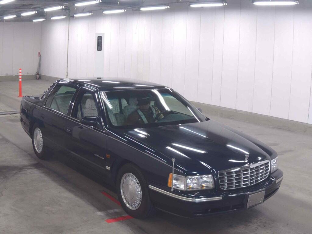 Cadillac Concours 1999 з японського аукціону