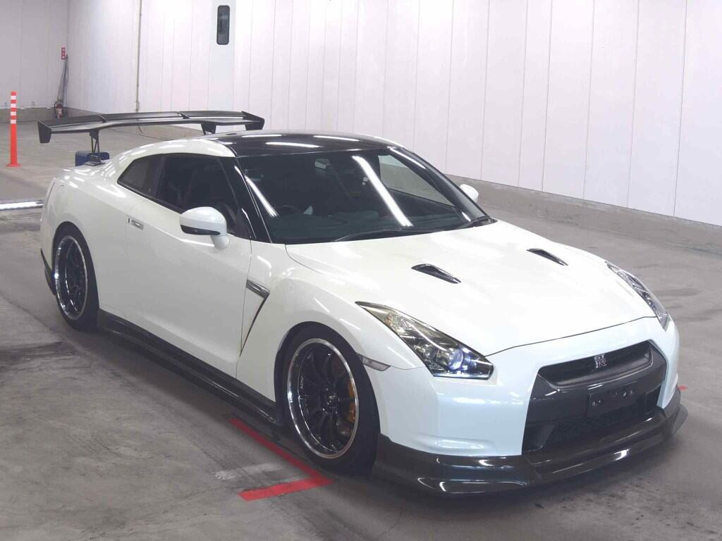 Nissan GT-R 2008 z aukcji japońskiej