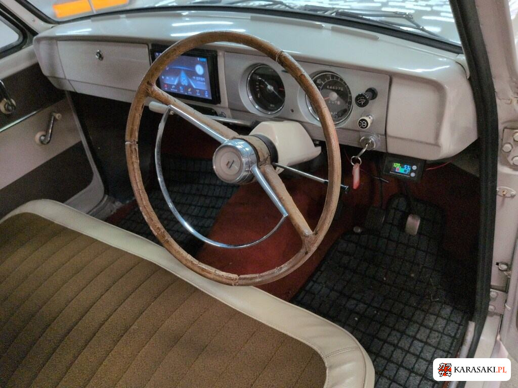 1962 Nissan Datsun Bluebird 4D 1200 Deluxe 5