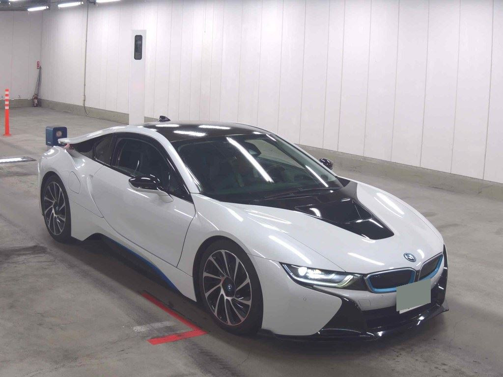 BMW I8 2015 z aukcji japońskiej
