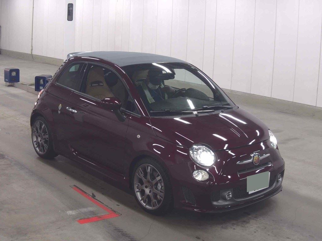 Abarth 695 Edizione Maserati 2013 z aukcji japońskiej