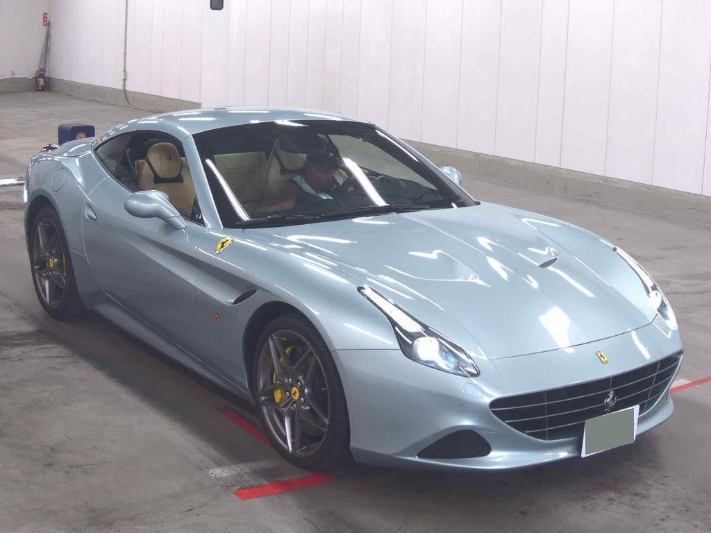 Ferrari California T 2016 z aukcji japońskiej