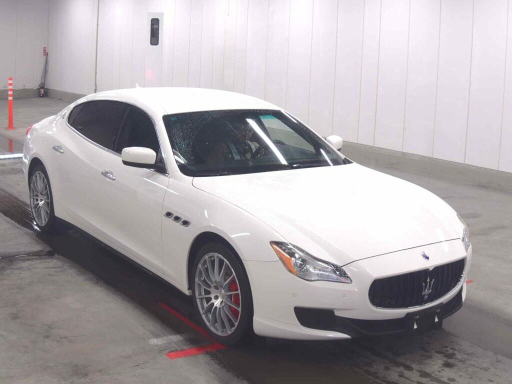 Maserati Quattroporte 2017 z aukcji japońskiej
