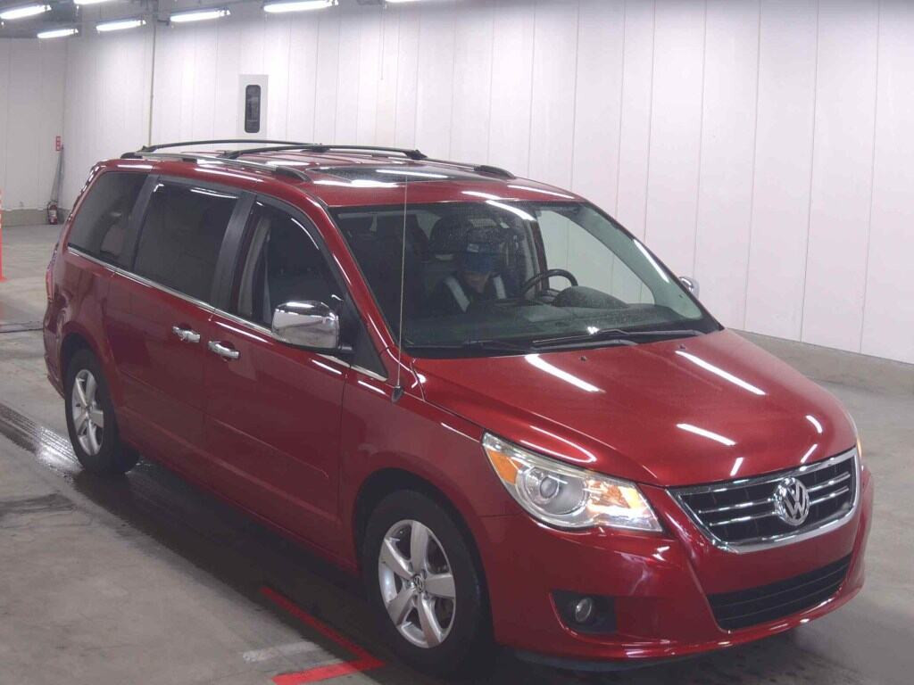 Volkswagen Routan 2010 z aukcji japońskiej