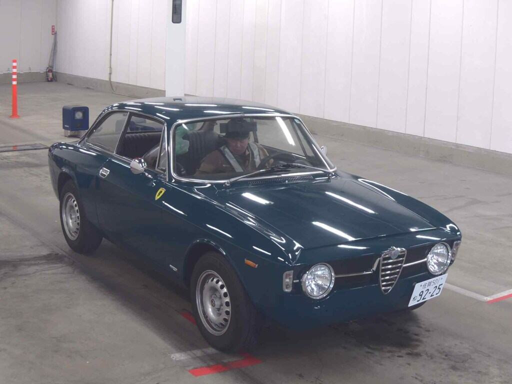 Alfa Romeo 10530 1991 z aukcji japońskiej