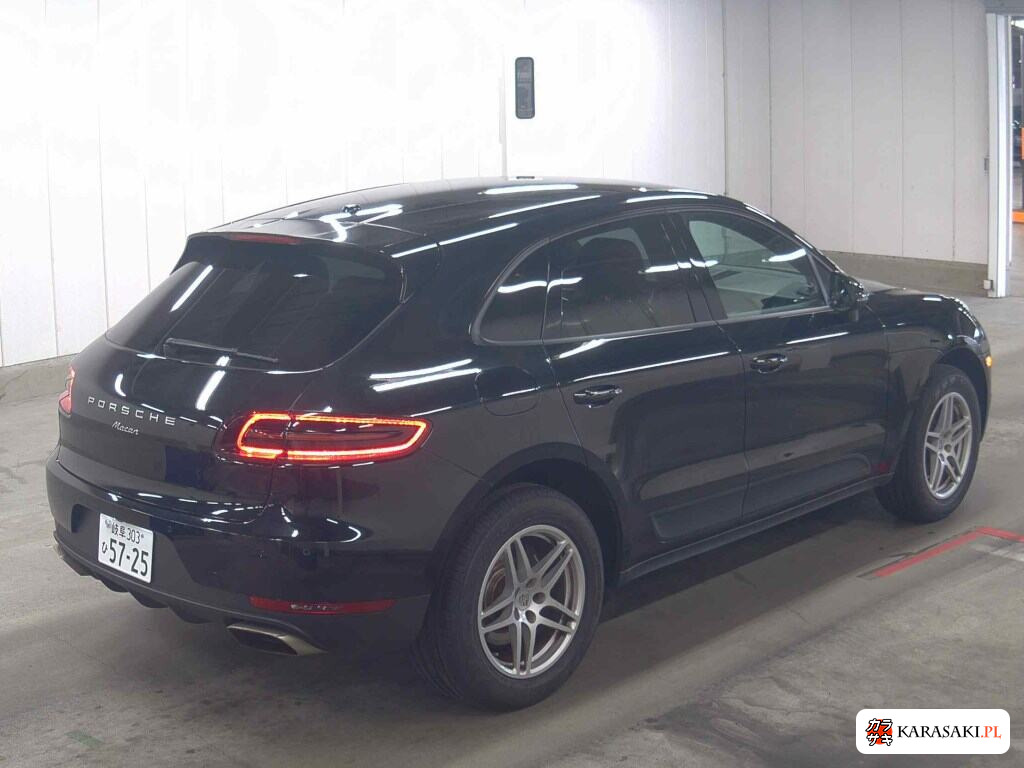 2018 Porsche Macan 4WD Sport Chrono Package 4