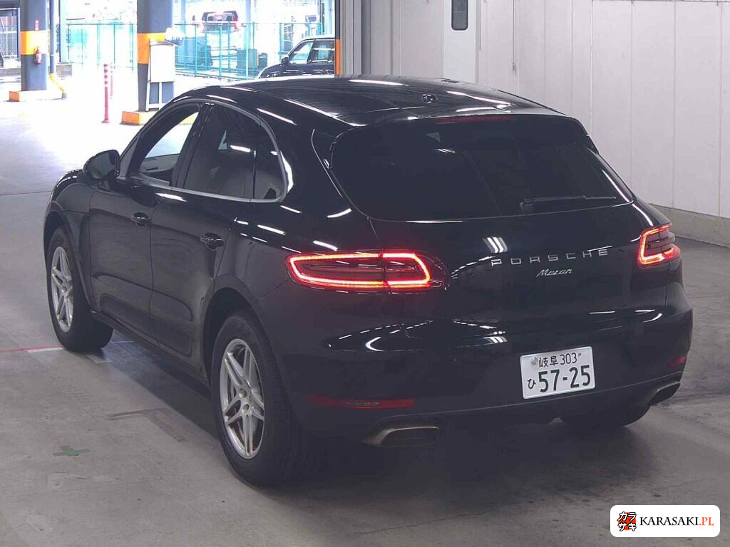 2018 Porsche Macan 4WD Sport Chrono Package 2