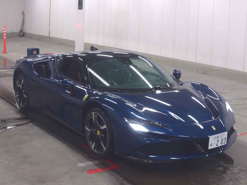Ferrari SF90 Stradale 2023 z aukcji japońskiej