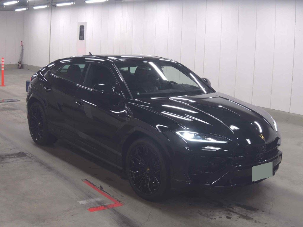 Lamborghini Urus 2026 z aukcji japońskiej