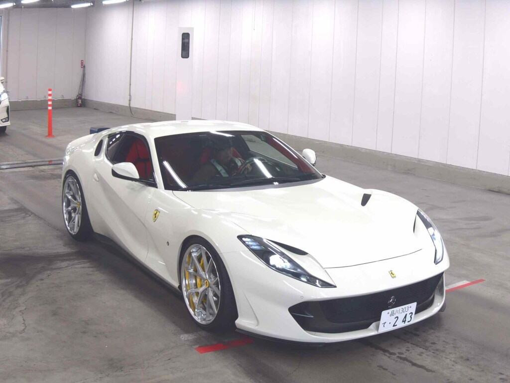 Ferrari 812SUPERFAST 2018 z aukcji japońskiej