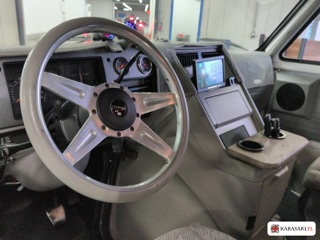 2002 Chevrolet Chevyvan 4D 5