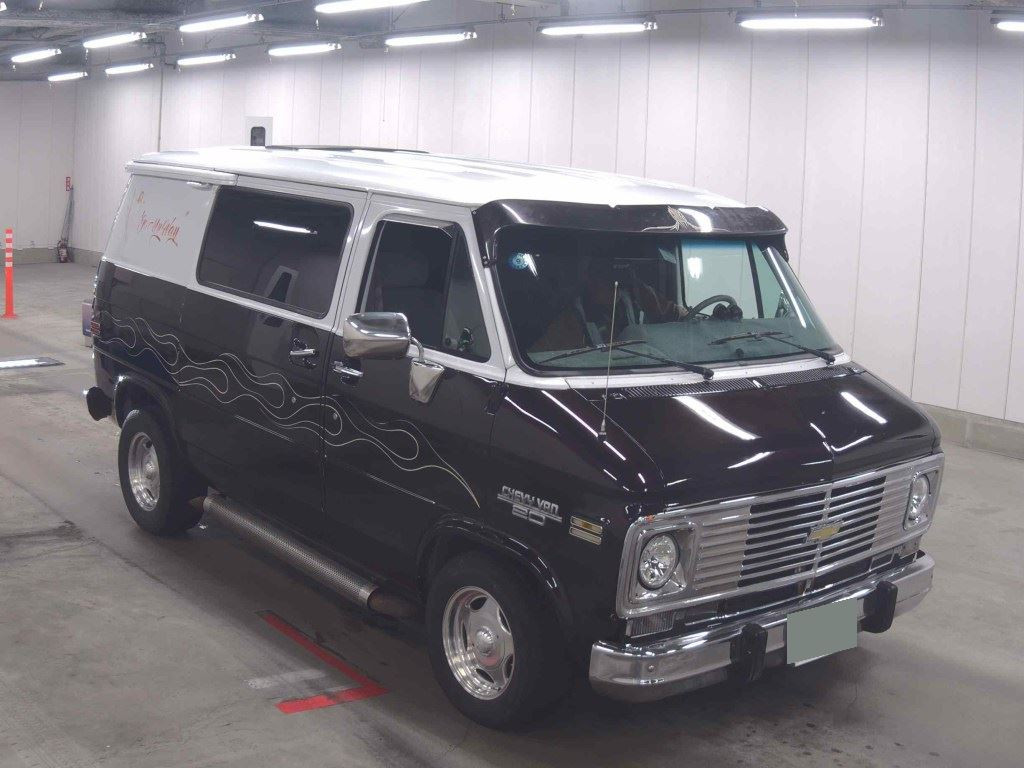 Chevrolet Chevyvan 2002 z aukcji japońskiej