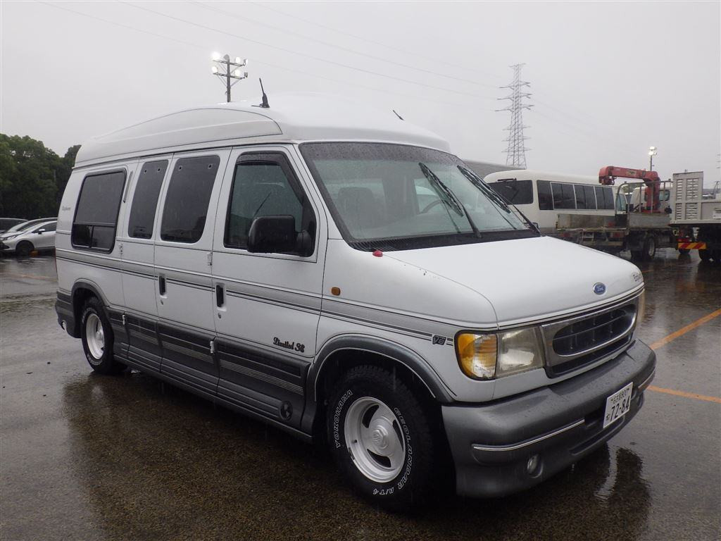 Ford Econoline 1997 z aukcji japońskiej