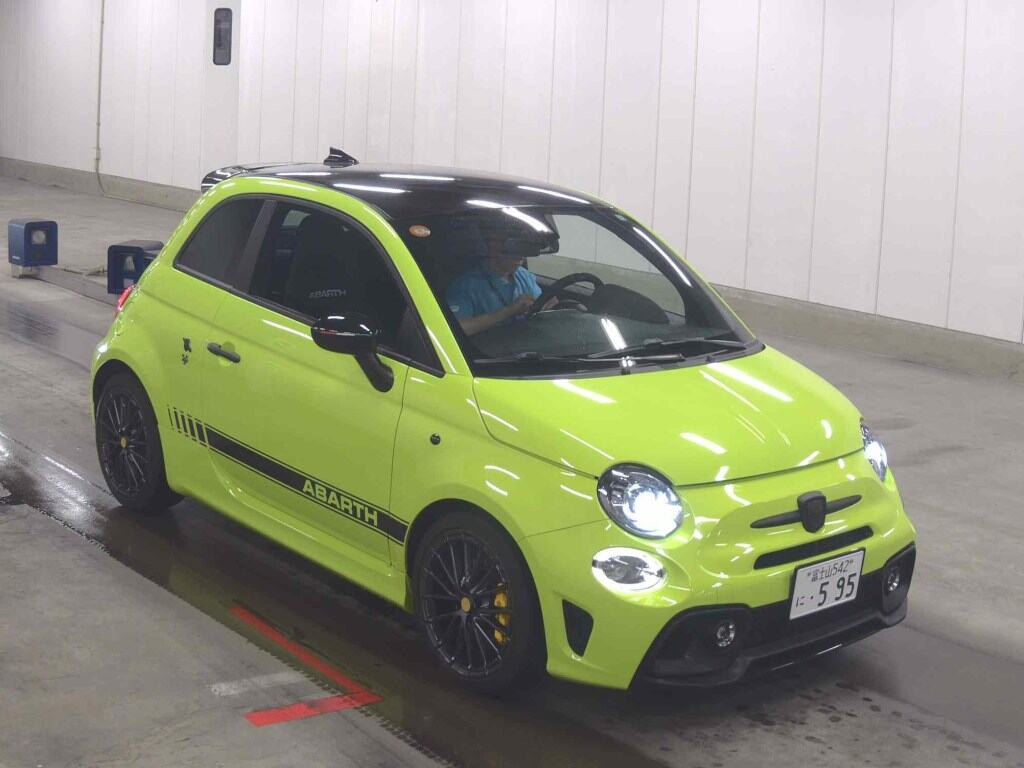 Abarth 595 2022 z aukcji japońskiej