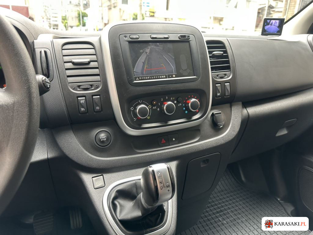 2022 Renault Trafic 12