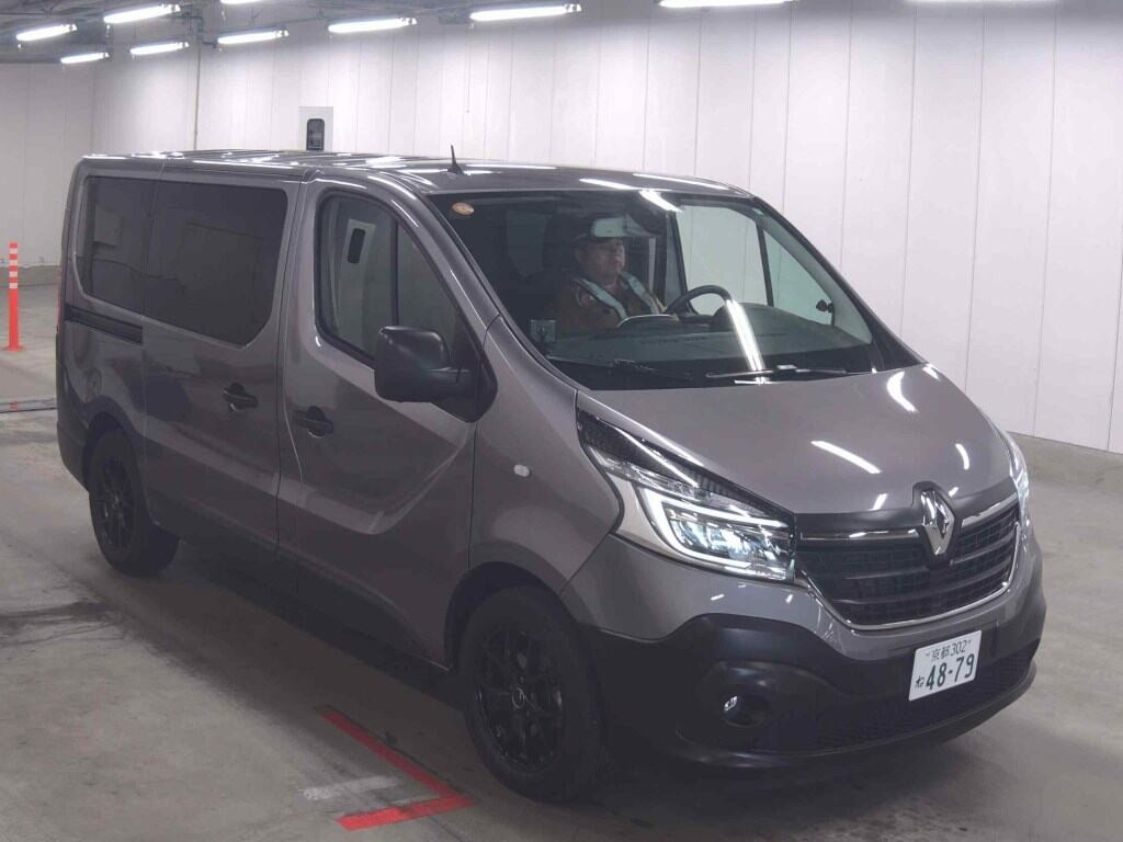 Renault Trafic 2022 z aukcji japońskiej