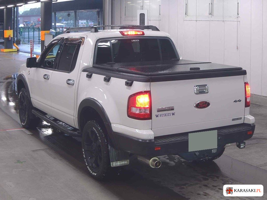 2010 Ford Explorer Sport Trac 4WD XLT 2