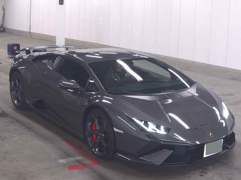 Lamborghini ZFDGFB 2023 z aukcji japońskiej