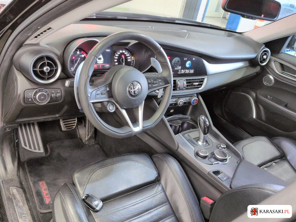 2019 Alfa Romeo Giulia 4D 4WD 5