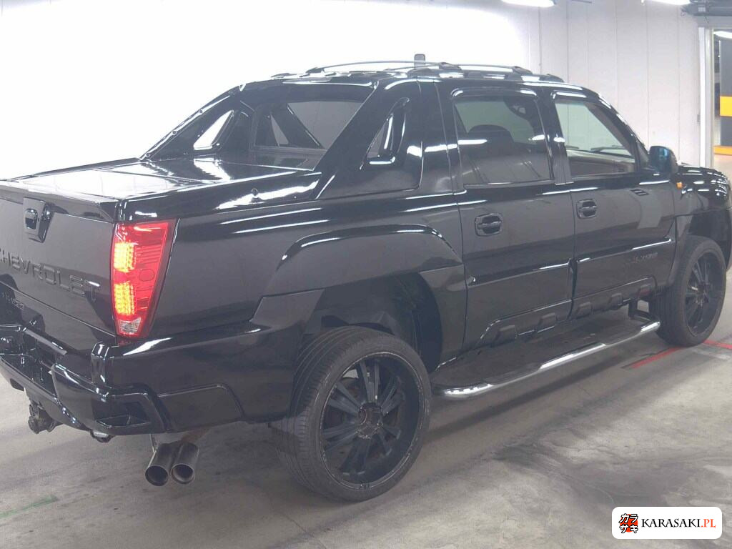 2006 Chevrolet Avalanche 5D 4WD Base Grade 4