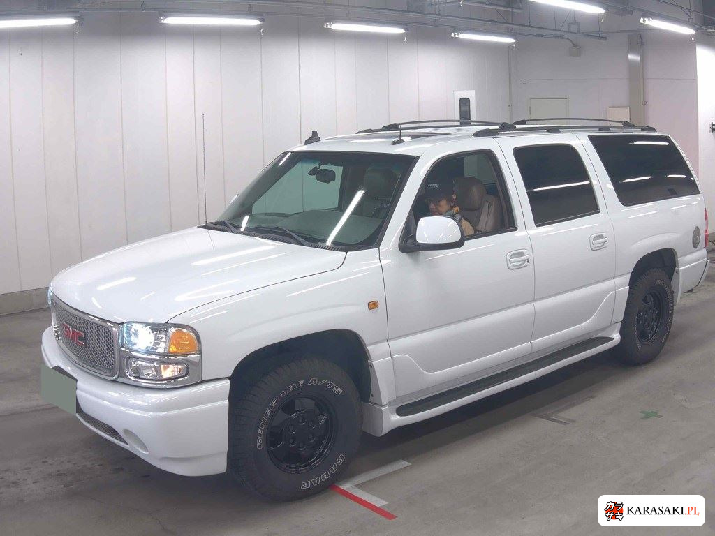 2005 GMC Yukon 5D 4WD Denali 3