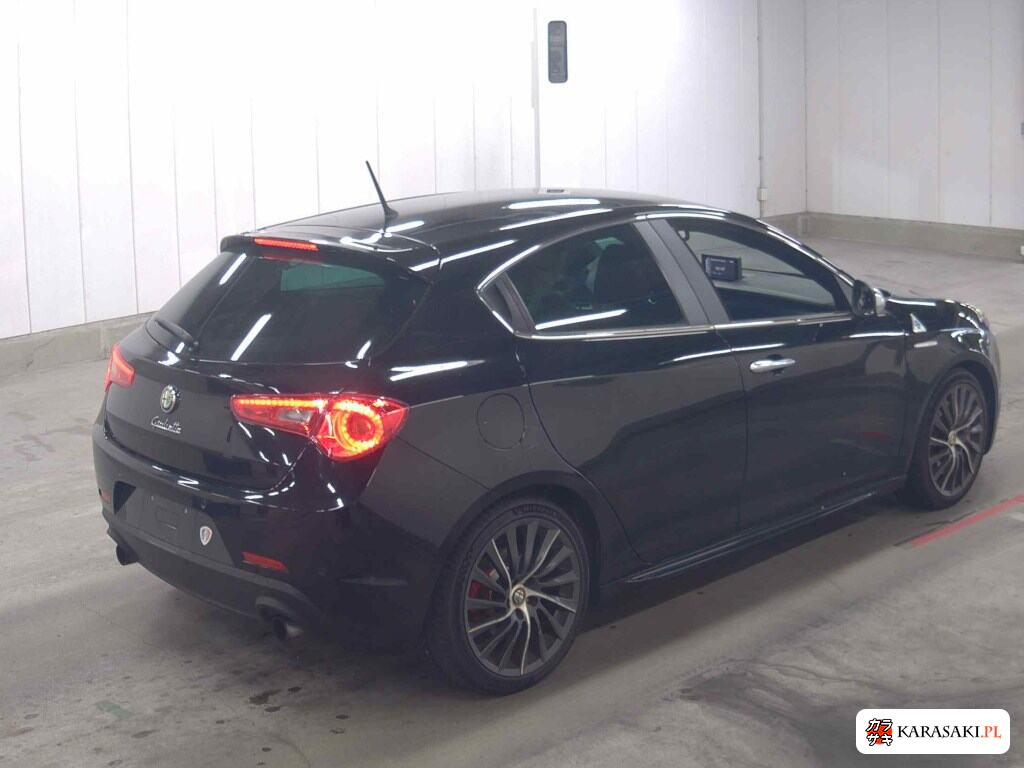 2013 Alfa Romeo Giulietta 5D Quadrifoglio Verde 4