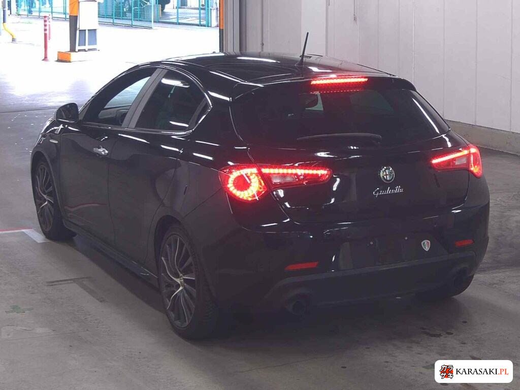 2013 Alfa Romeo Giulietta 5D Quadrifoglio Verde 2